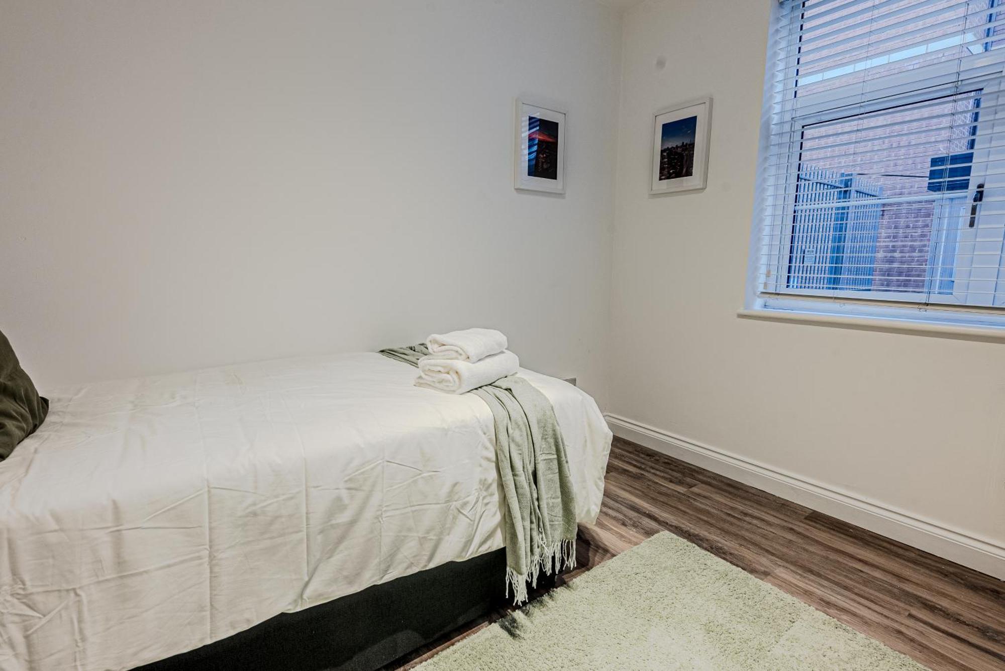 Stunning Three Bedroom Townhouse In The Jewellery Quarter, Birmingham City Centre Sleeps 5- Free Parking Zewnętrze zdjęcie